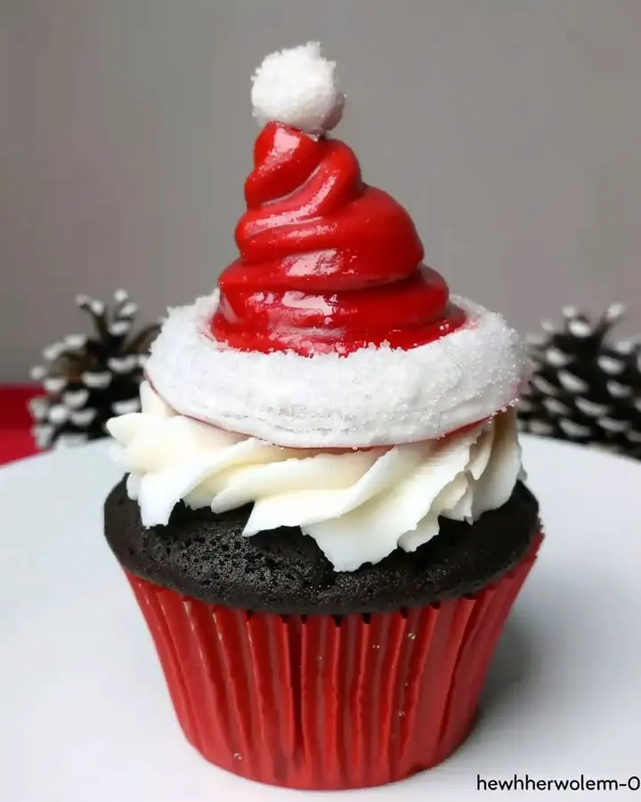 santa hat cupcakes